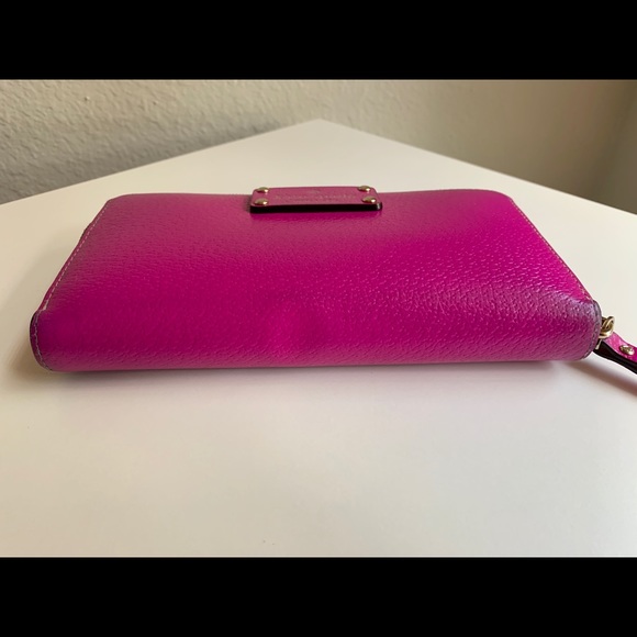 Kate Spade Wallet - Picture 9 of 9